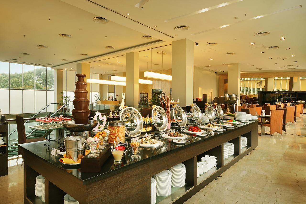 The Luxton Bandung Hotel Exterior foto