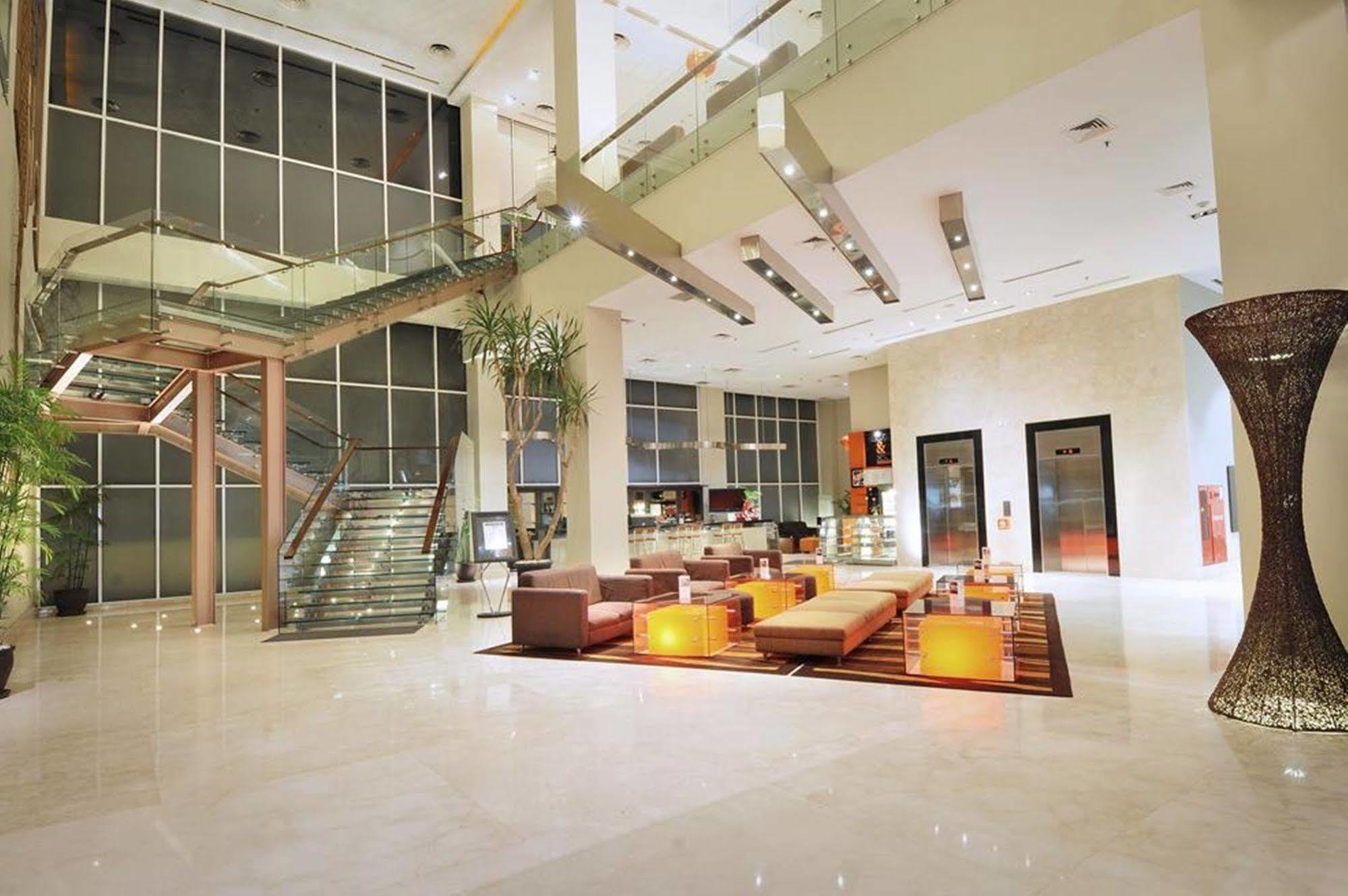 The Luxton Bandung Hotel Exterior foto