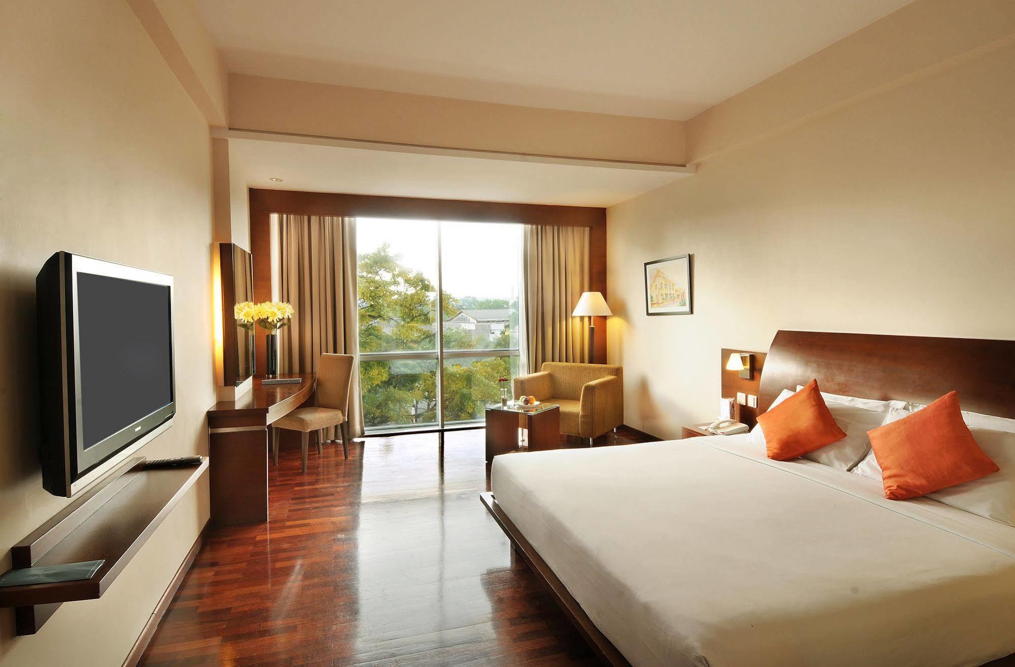 The Luxton Bandung Hotel Exterior foto