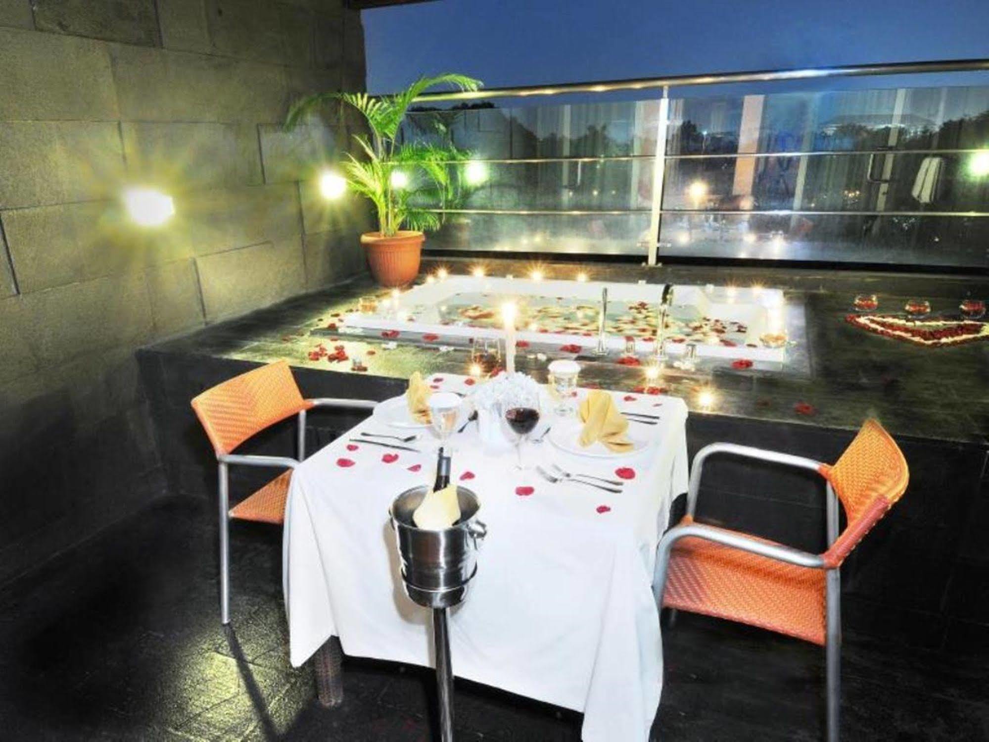 The Luxton Bandung Hotel Exterior foto