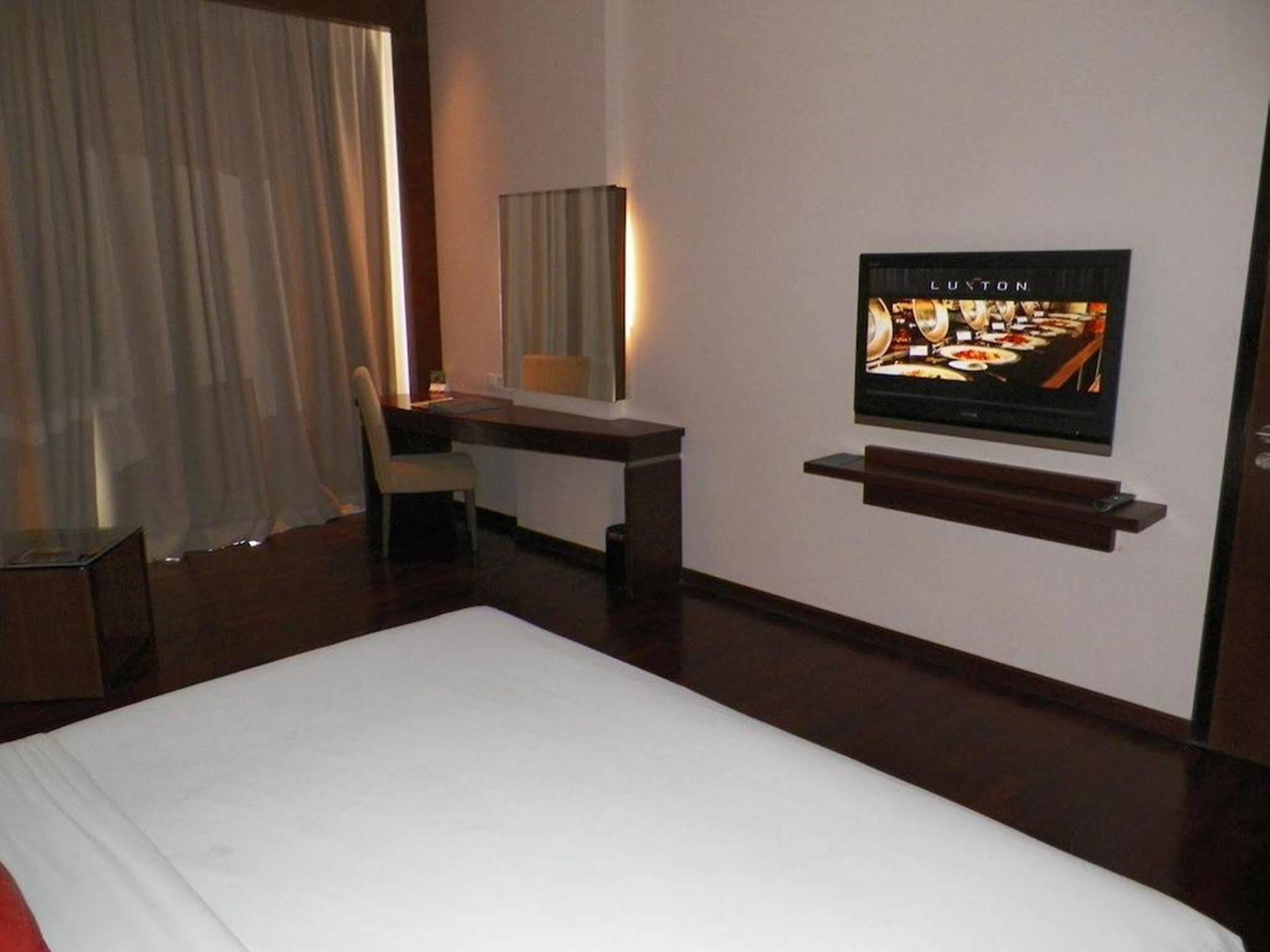 The Luxton Bandung Hotel Exterior foto