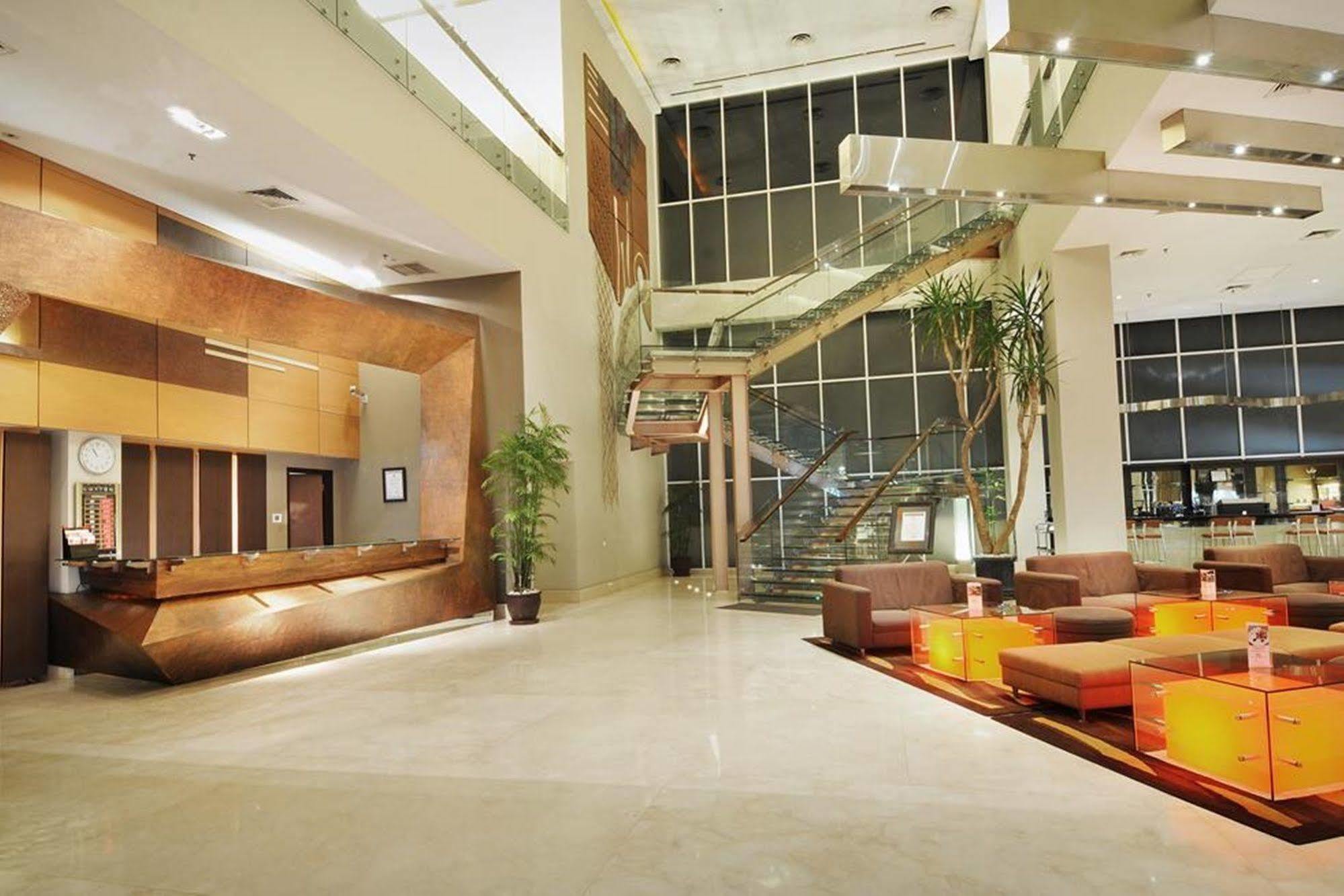 The Luxton Bandung Hotel Exterior foto